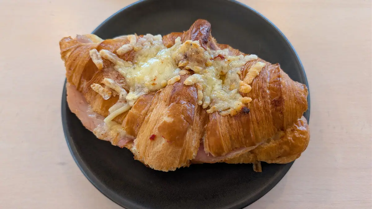 Artisan Bakery bakes